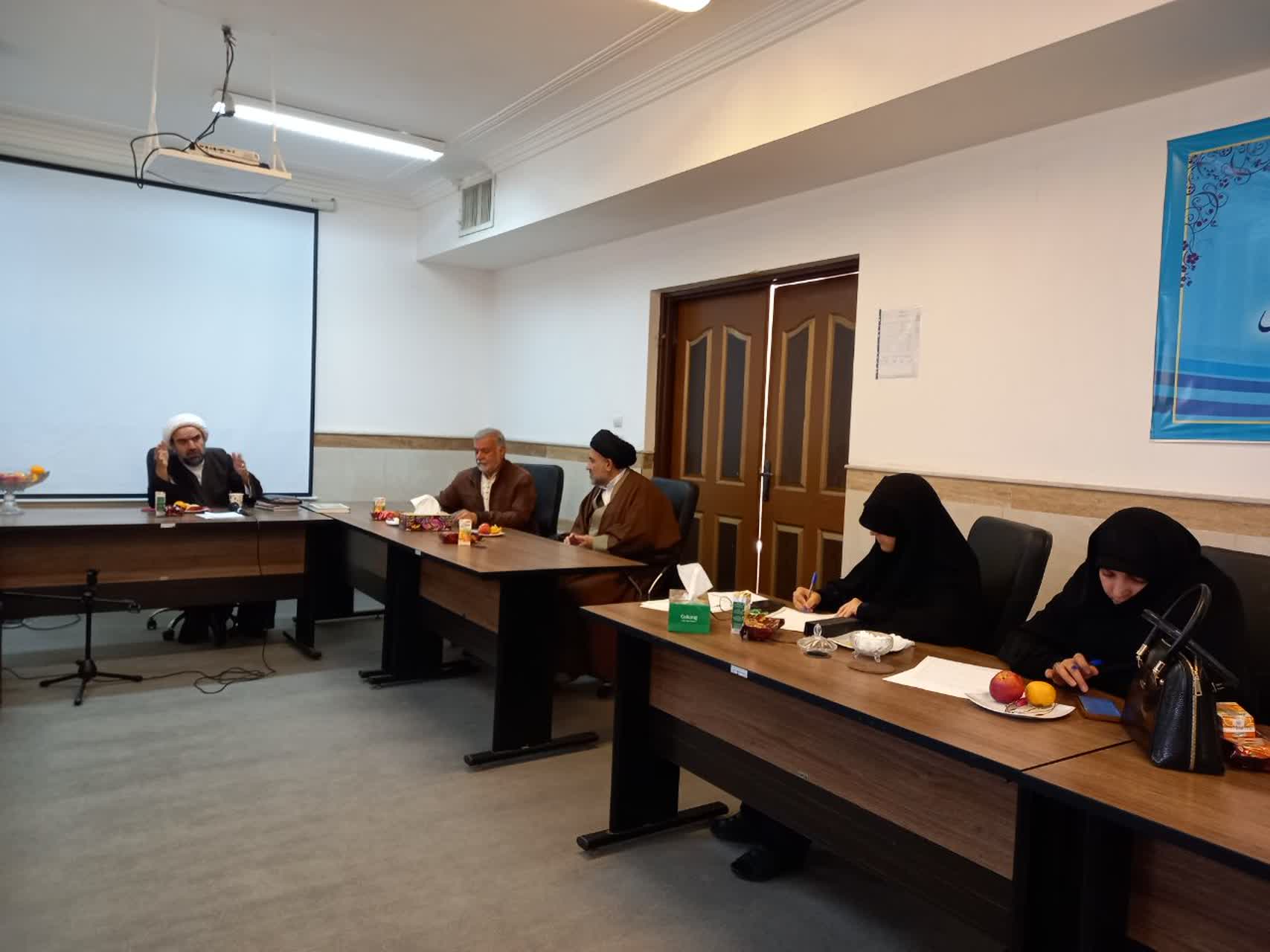 برگزاری جلسه شورای علمی_پژوهشی حوزه‌ علمیه خواهران لرستان با محوریت بررسی موضوعات کرسی‌های آزاداندیشی