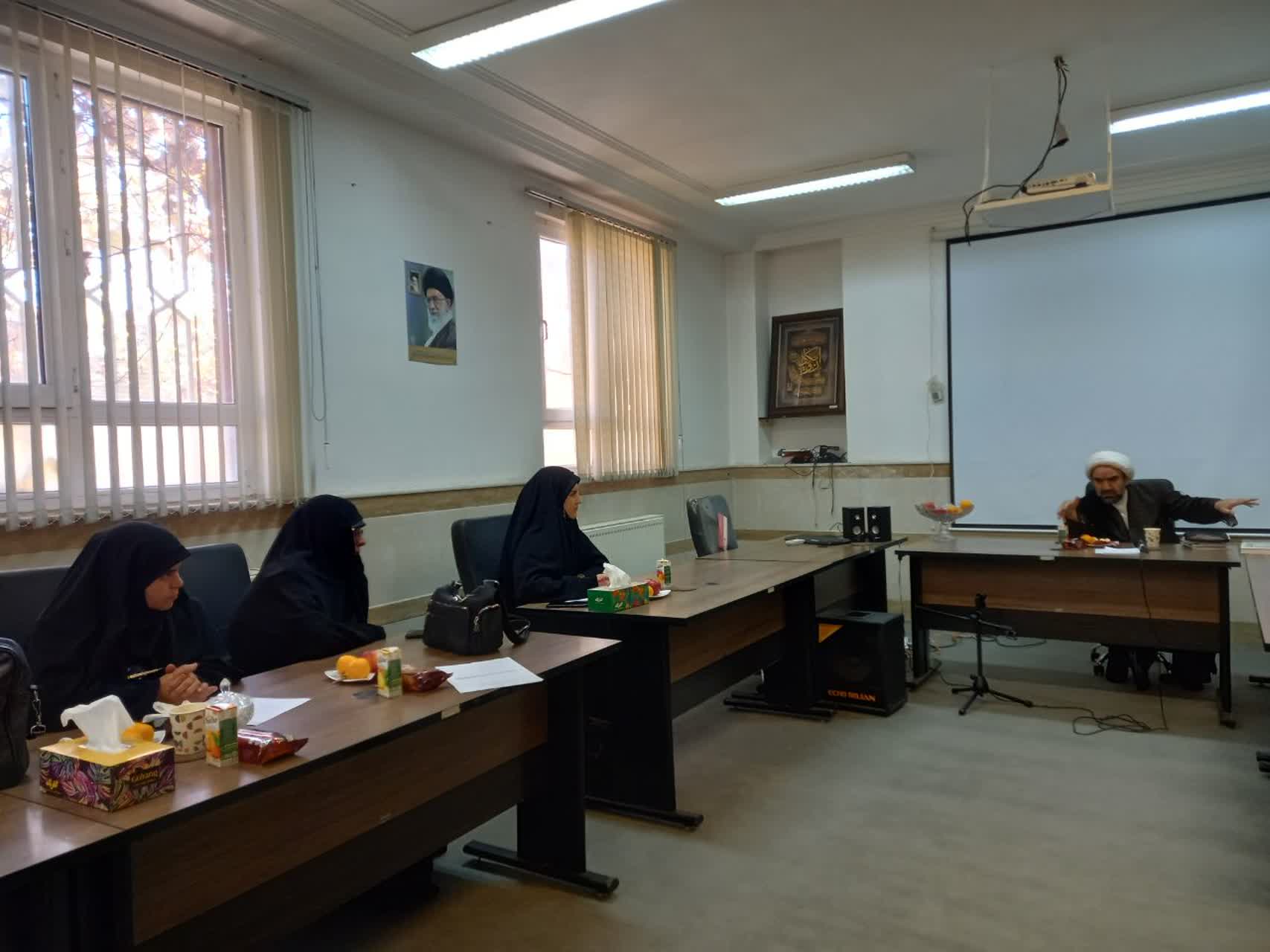 برگزاری جلسه شورای علمی_پژوهشی حوزه‌ علمیه خواهران لرستان با محوریت بررسی موضوعات کرسی‌های آزاداندیشی