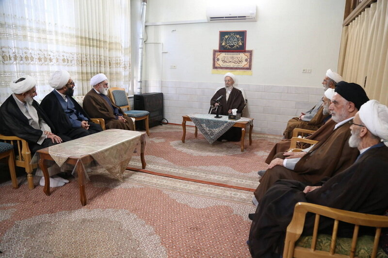 کمیته ویژه بررسی «خطر و فایده هوش مصنوعی در فعالیت‌های حوزوی» تشکیل شود