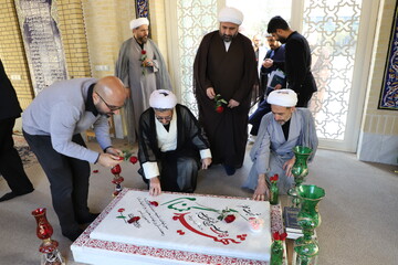 تصاویر/ برگزاری آیین غبارروبی مزار شهید گمنام با حضور مدیر حوزه‌های علمیه خواهران