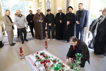 تصاویر/ برگزاری آیین غبارروبی مزار شهید گمنام با حضور مدیر حوزه‌های علمیه خواهران