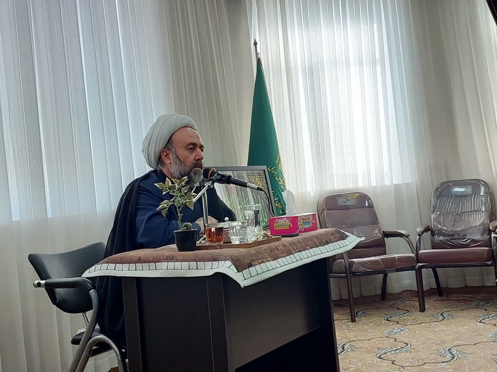 برگزاری نشست «نگاه تربیتی در سایه‌سار فاطمی» در مدرسه علمیه امام حسین(ع) یزد