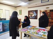 تصاویر/ تقدیر مدرسه علمیه الزهرا (س) ماهان از کتابدار کتابخانه این شهر