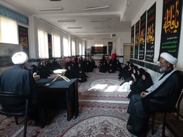 برگزاری نشست بصیرتی  به مناسبت هفته بسیج در حوزه علمیه پلدختر