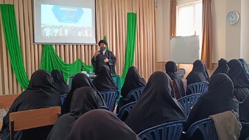 دومین نشست قیام قرآنی؛ گامی نو در توسعه جلسات خانگی قرآن کریم