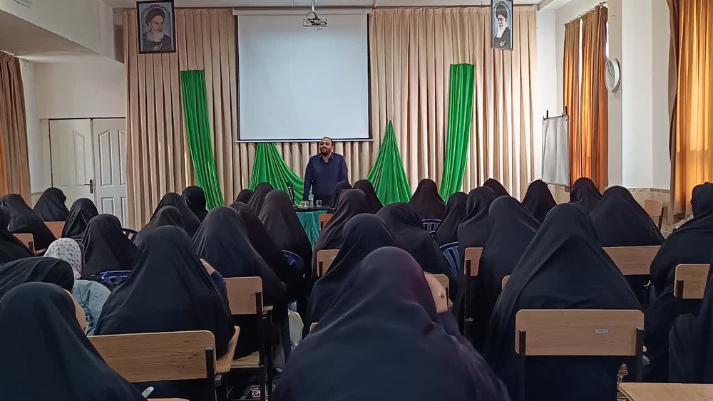 دومین نشست قیام قرآنی؛ گامی نو در توسعه جلسات خانگی قرآن کریم