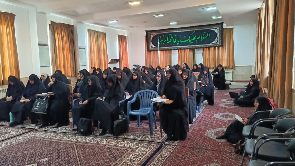 دومین نشست قیام قرآنی؛ گامی نو در توسعه جلسات خانگی قرآن کریم