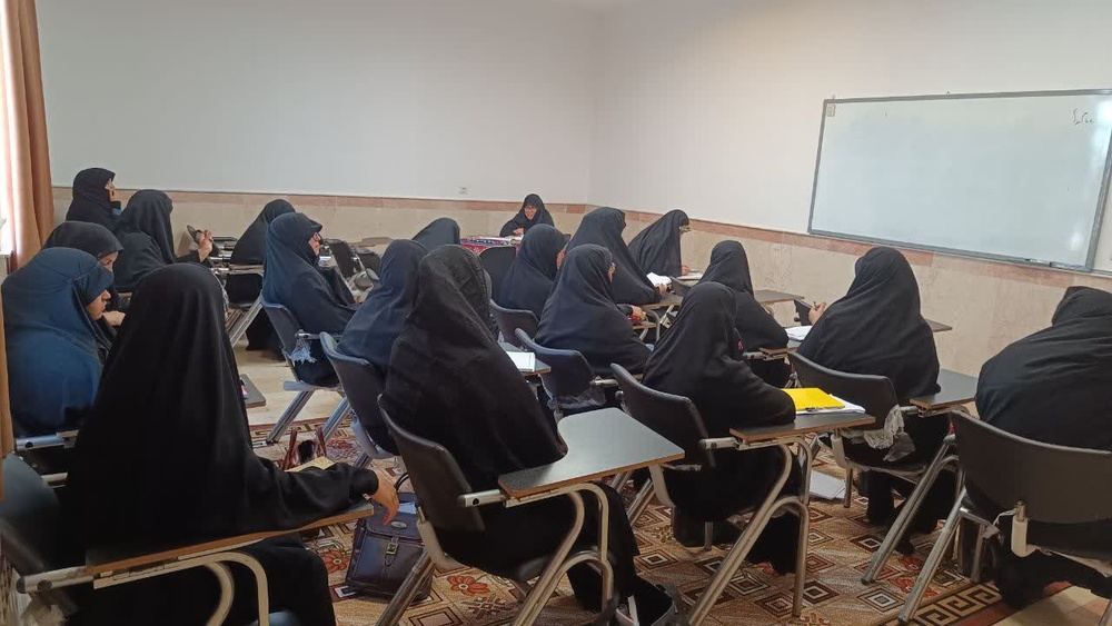 برگزاری حلقات صالحین طلاب مدرسه علمیه تخصصی یزد