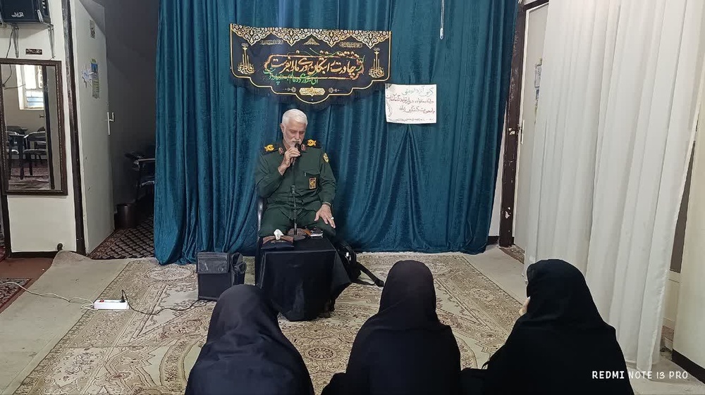 کرسی آزاداندیشی در مدرسه علمیه کارون برگزار شد