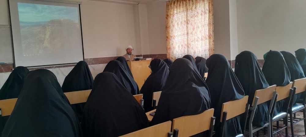 سه ابزار طلایی برای گام دوم انقلاب سوز، سواد و سلیقه است