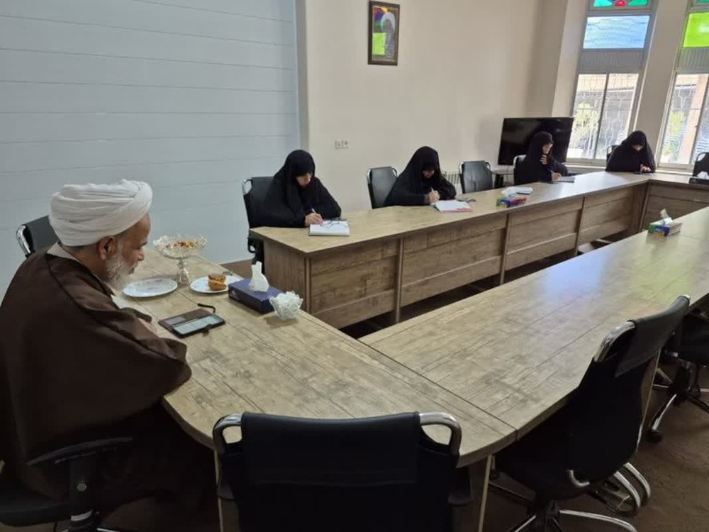 فروش آخرت به قیمت دنیا، نابخردانهترین تجارت است