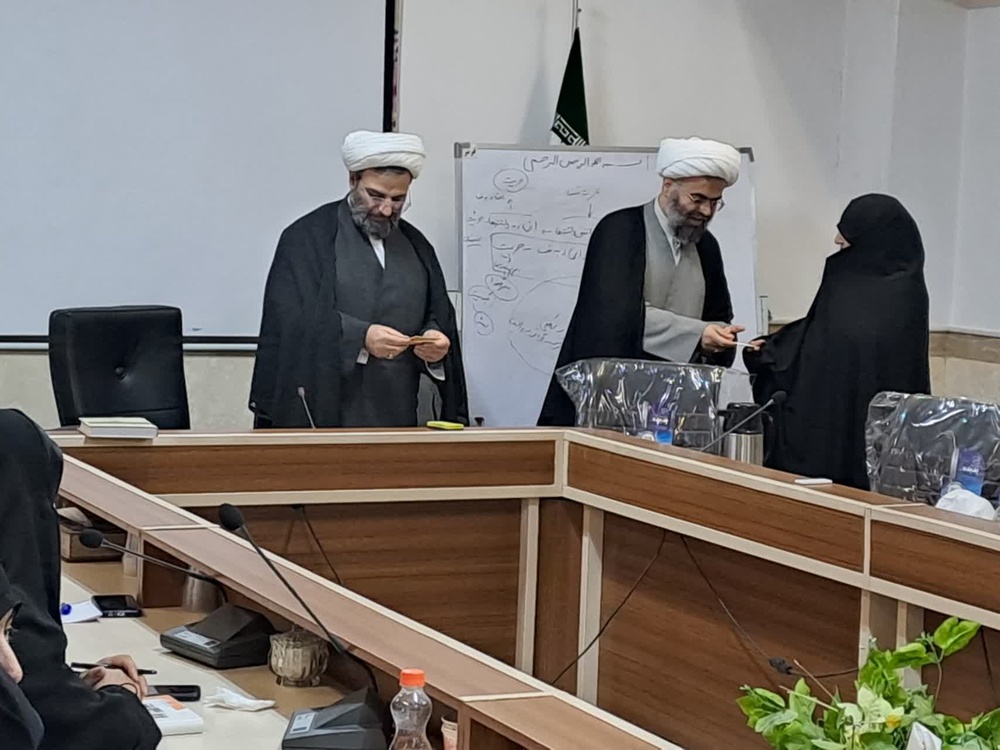 فصل رشد؛ گام دوم تربیت در حوزه‌های علمیه خواهران استان کردستان