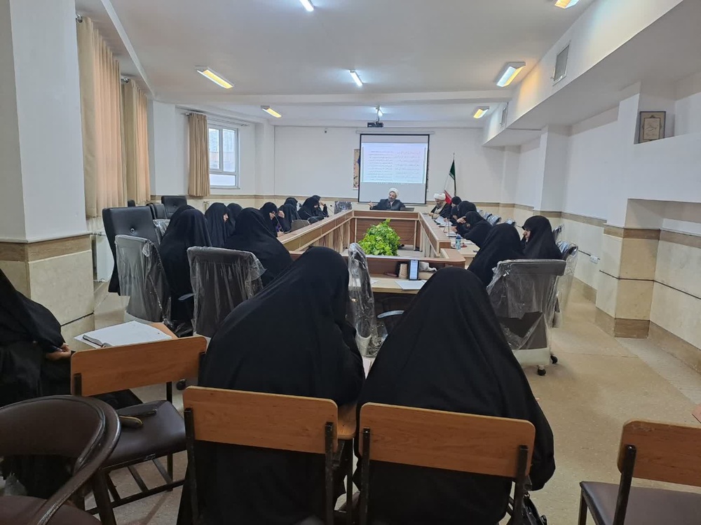 فصل رشد؛ گام دوم تربیت در حوزه‌های علمیه خواهران استان کردستان