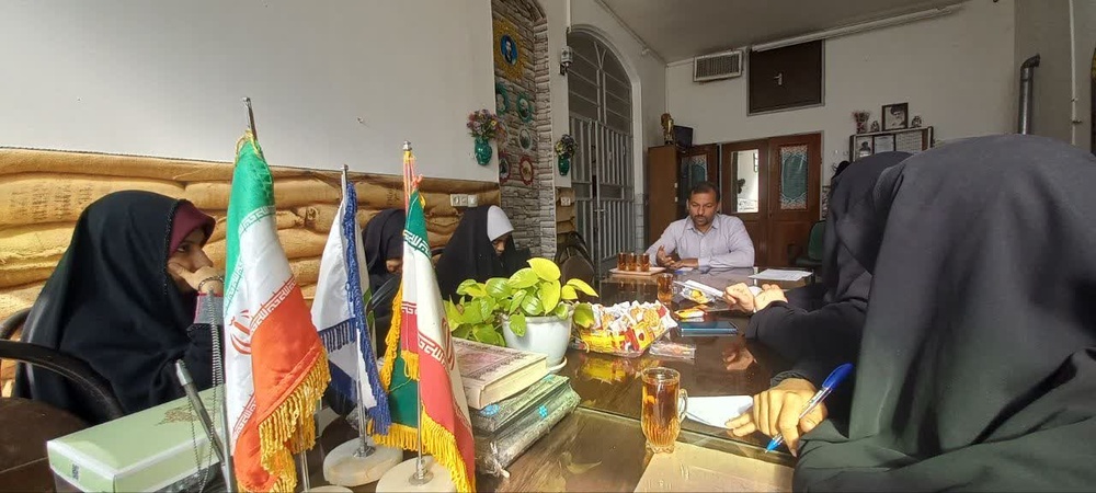 برگزاری نشست هم‌اندیشی طلاب و دانشجویان خواهر اردکانی