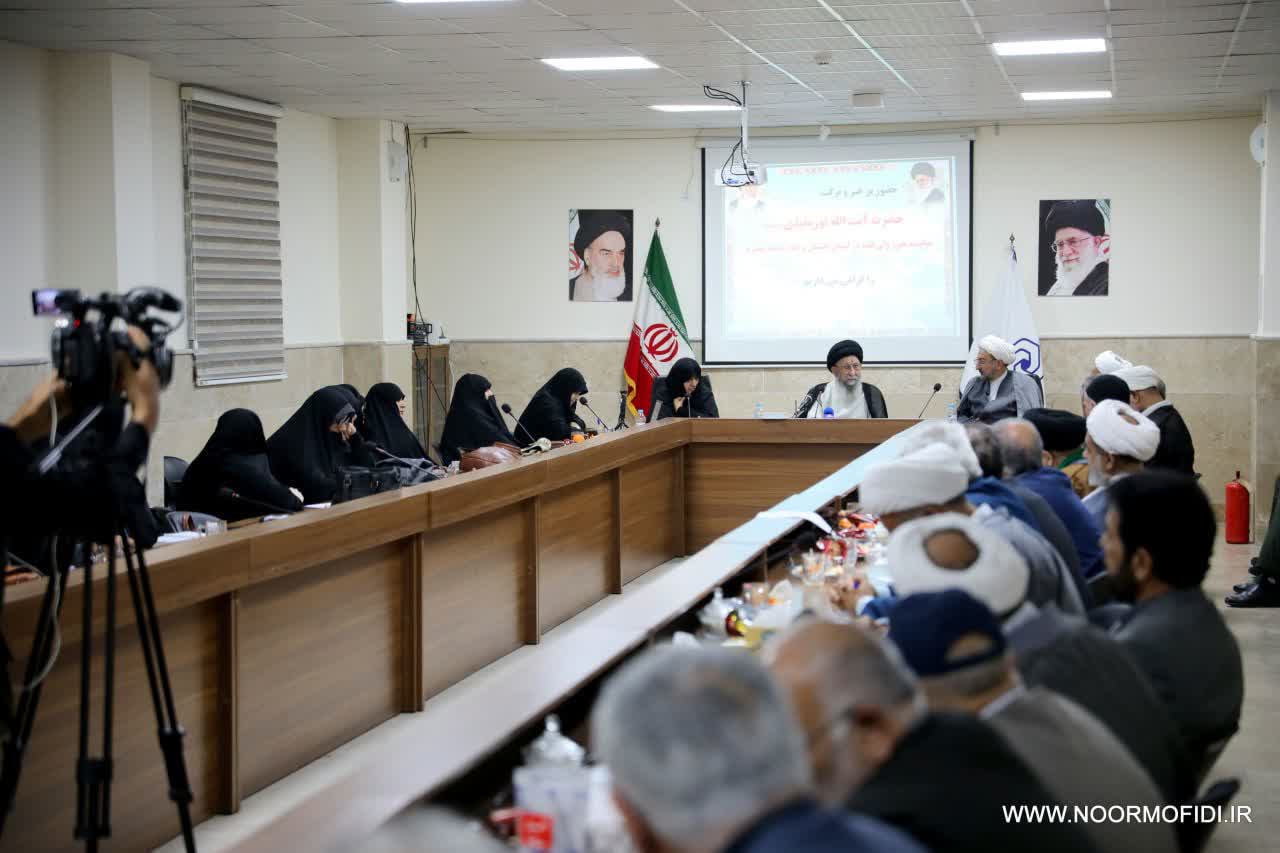 هیئت‌ امناهای حوزه علمیه باید پیوند دهنده مردم و حوزه باشند