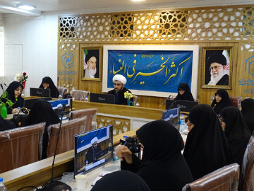گزارش تصویری | نشست معاونین آموزش مدارس علمیه خواهران استان اصفهان
