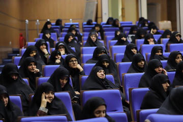 تصاویر/ برگزاری جشن میلاد حضرت زهرا(س) با حضور مدیر، معاونان و کارکنان ستادی حوزه‌های علمیه خواهران