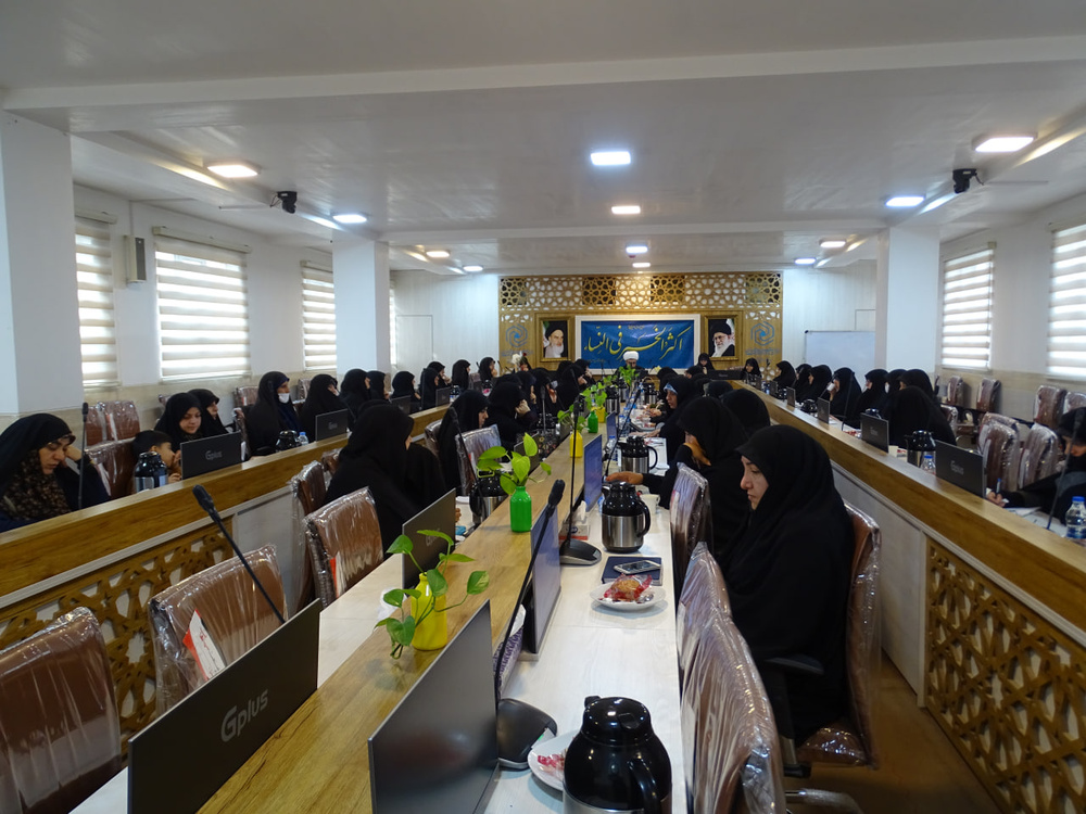 تصاویر/ نشست معاونین آموزش مدارس علمیه خواهران استان اصفهان