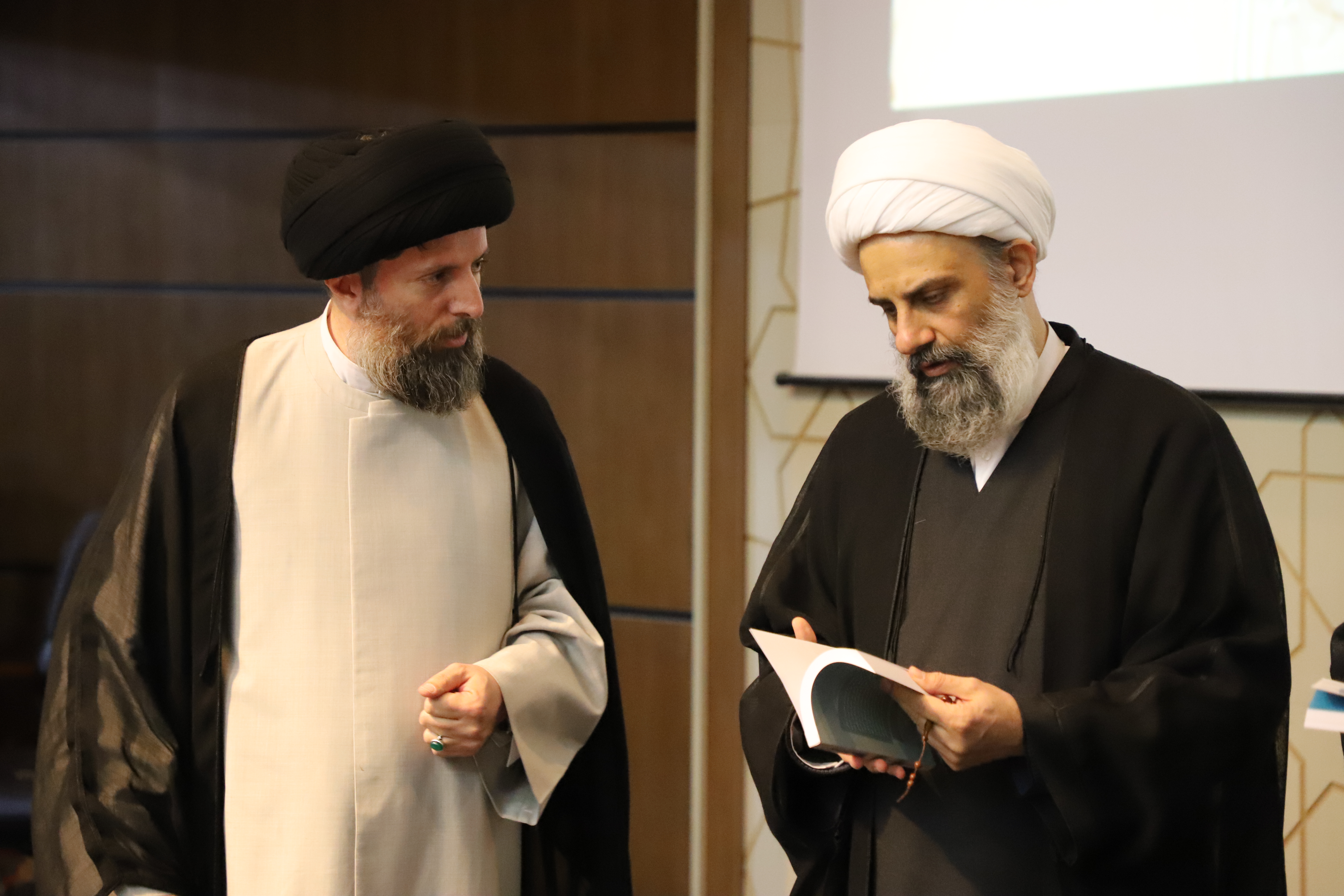 با حضور مدیر حوزه‌های علمیه خواهران، از کتاب «تجربه نگاری بانوان مبلغ موفق» رونمایی شد +تصاویر