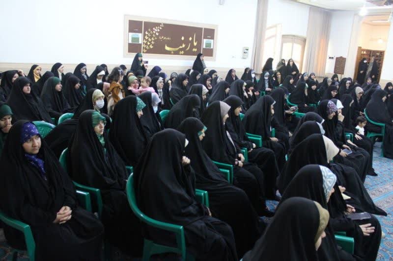 تسبیح حضرت زهرا کلید وسعت زمان است