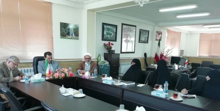 مدیر حوزه علمیه خواهران گلستان با برخی فرمانداران استان دیدار کرد