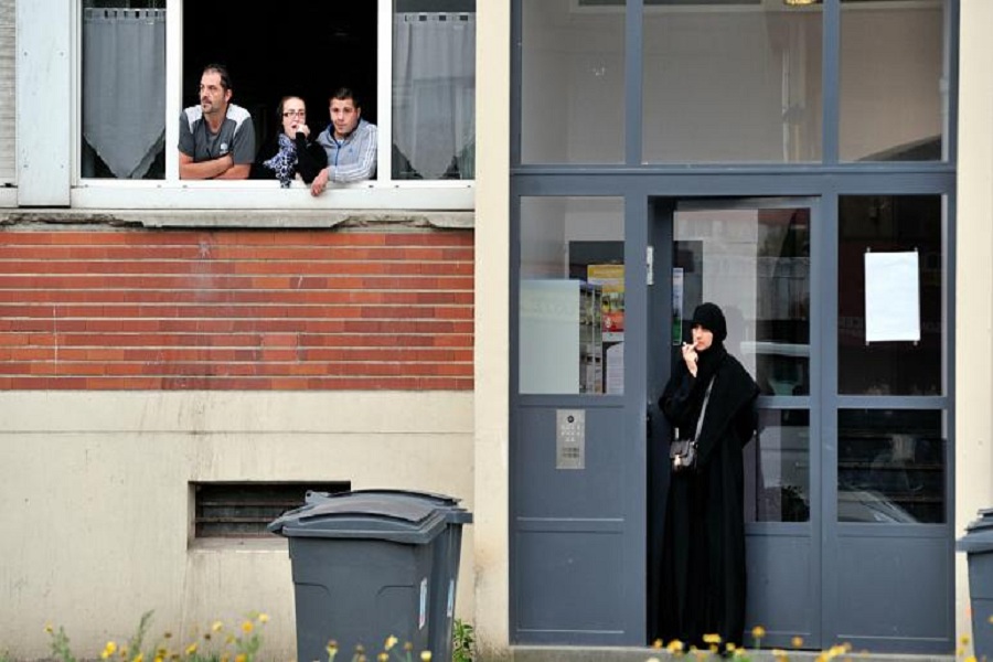 ۴۵ درصد از زنان مسلمان فرانسه تبعیض را تجربه می کنند
