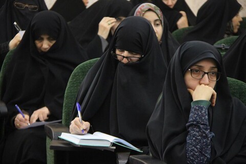حوزه های علمیه خواهران، بر مبنای گسترش تحصیلات دینی خواهران تشکیل شد