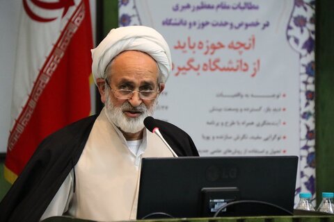 امروز جوانان در فضای مجازی پای منبر نشسته اند