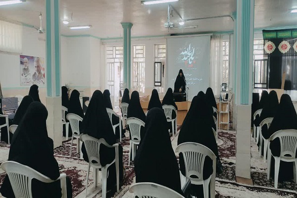 طلاب جدیدالورود مدرسه علمیه حضرت زینب کبری(س) یزد، سال تحصیلی خود را آغاز کردند