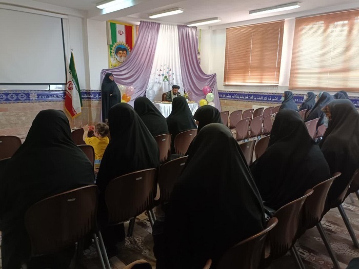 ارزش زحمات استادان حوزه قابل جبران نیست