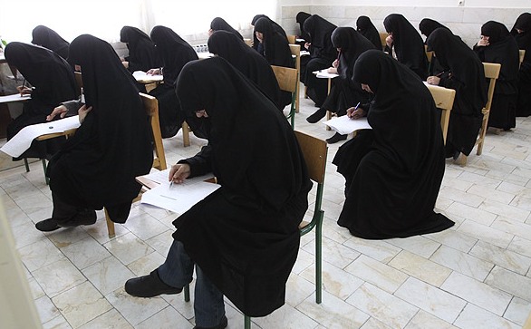 نشست هم‌اندیشی «نحوه نظارت و روند برگزاری امتحانات مقاطع عالی تحصیلی» در حوزه خواهران