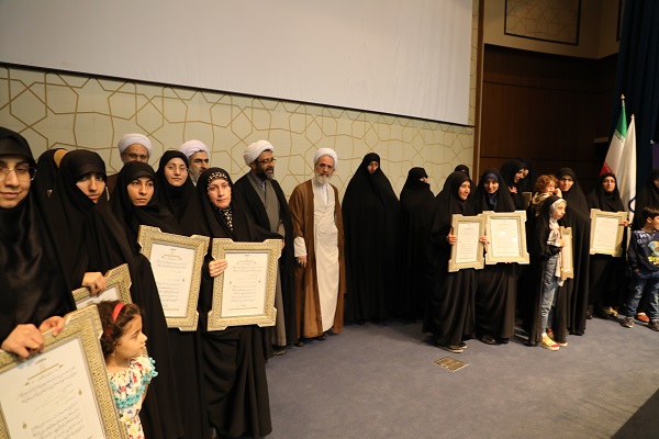اسامی طلاب خواهر برگزیده سیزدهمین جشنواره علامه حلی+ رتبه و عنوان اثر