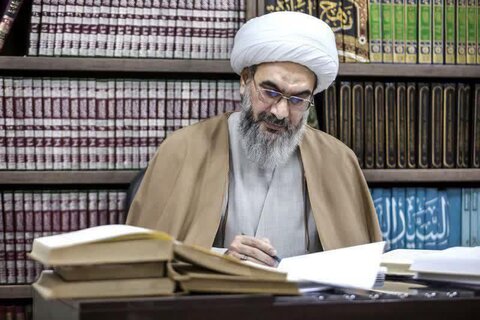 تقریظ نماینده ولی فقیه در استان بوشهر بر دو کتاب تألیف شده بانوی طلبه بوشهری